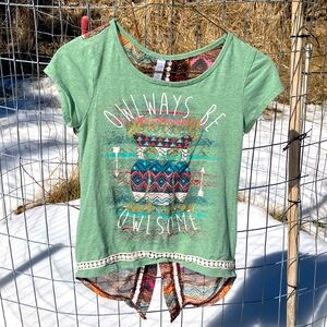 Pretty girls shirt by Beautees. Size L